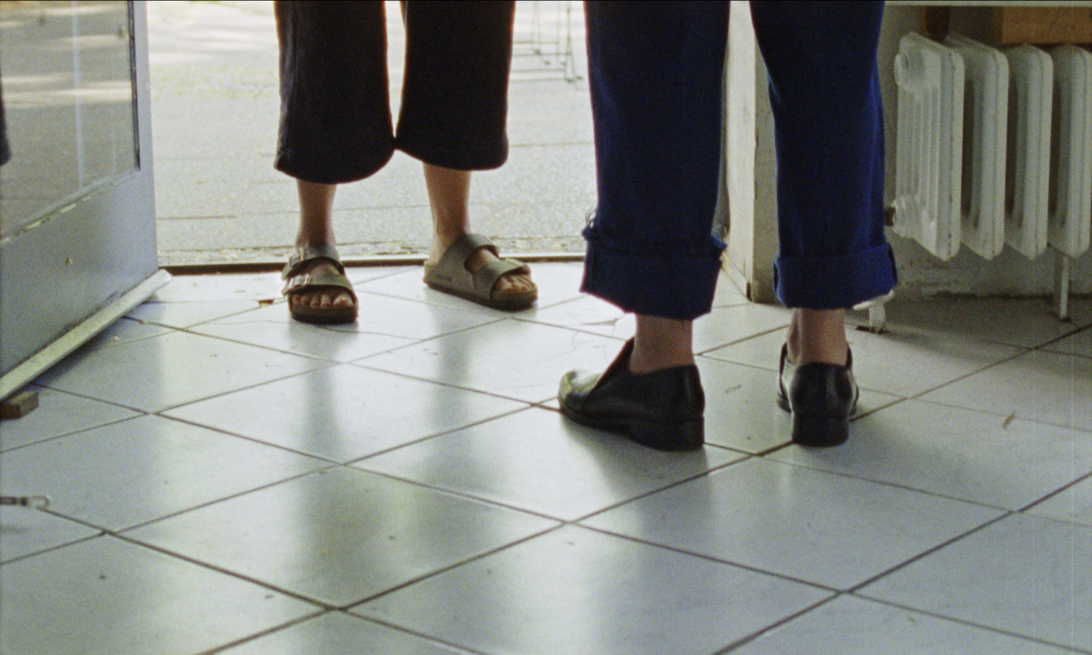 Ein Arm ist ein Arm ist… — film still